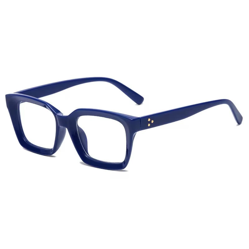 Square Framed Reader’s