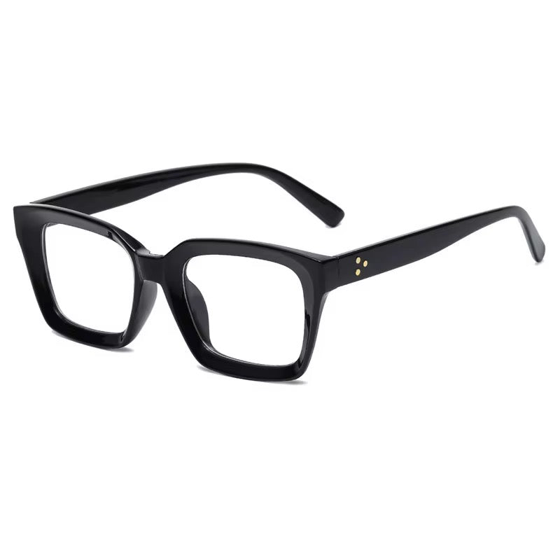 Square Framed Reader’s
