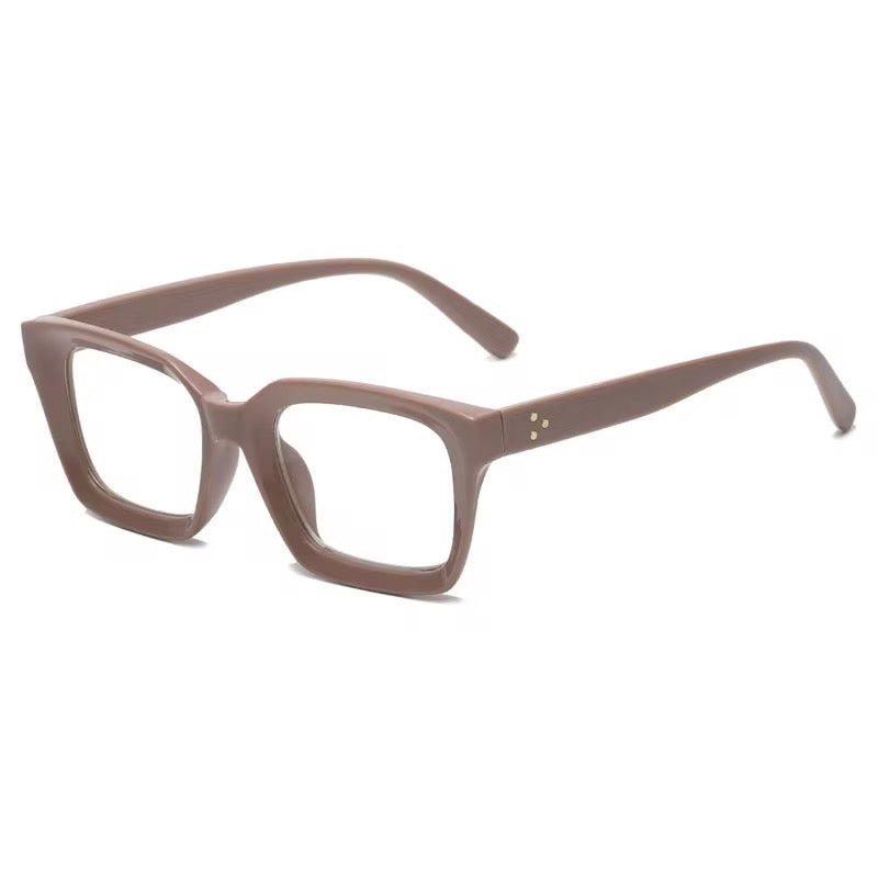 Square Framed Reader’s